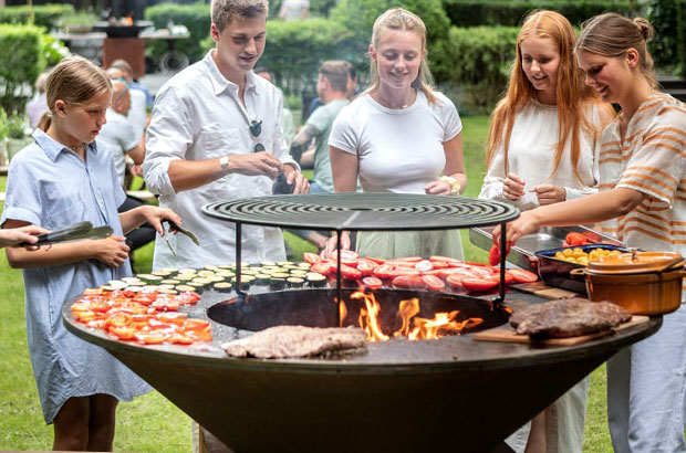 Fire Pit & Barbecue